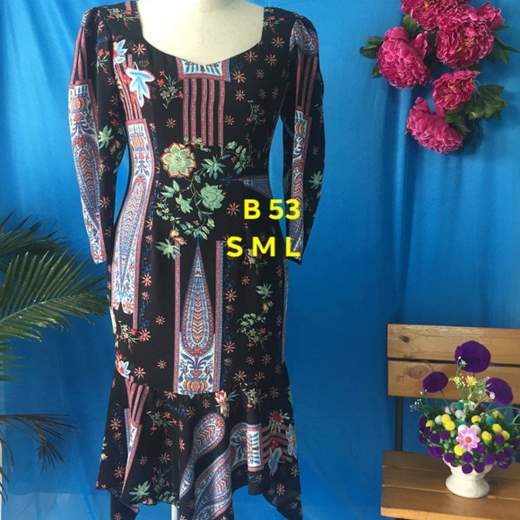 dresses - Picture 1 of 1